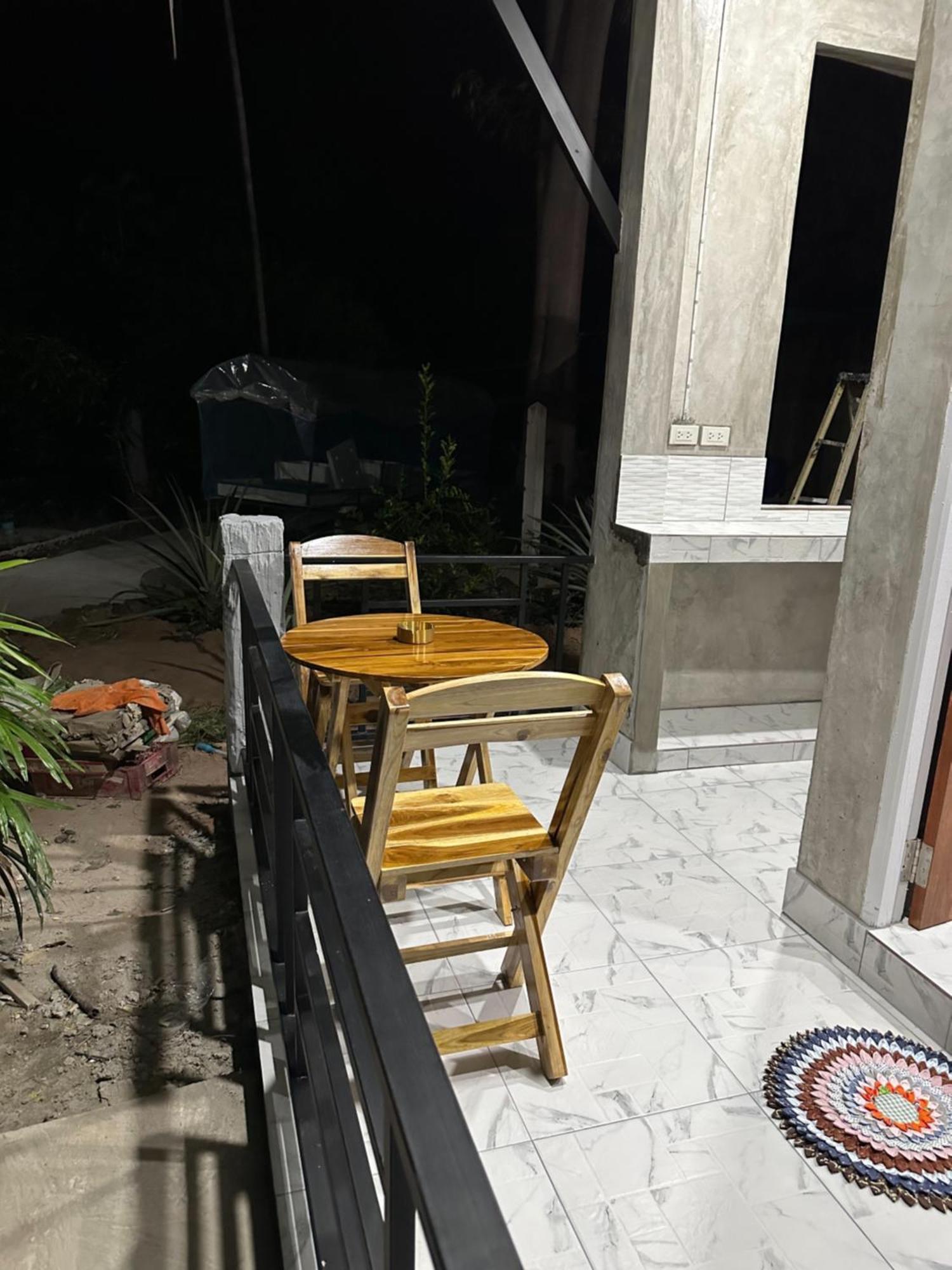 P'Un House Hotel Ko Tao Exterior foto